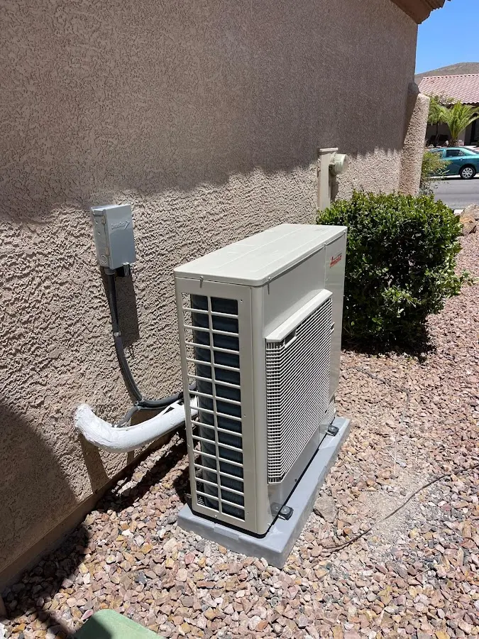 Residential air conditioning condenser unit in Jasper